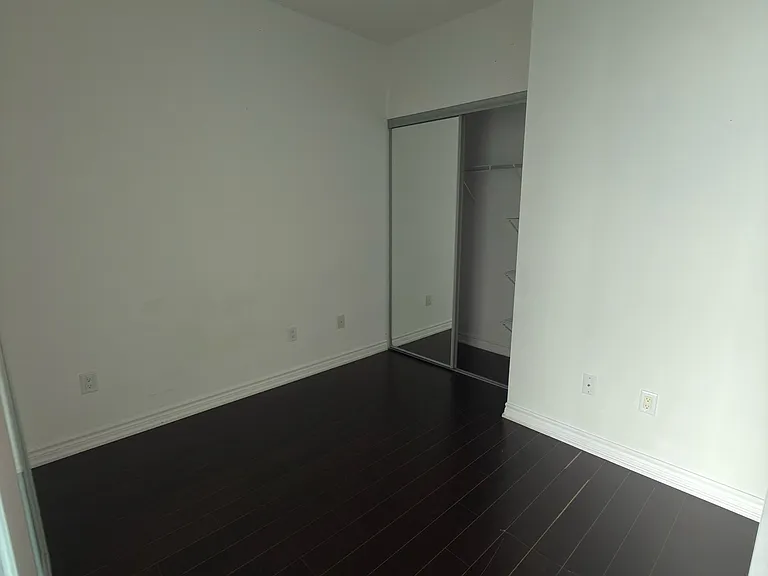 386 Yonge St #4606 — Photo 4
