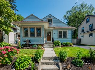 90 Holloway Rd, Rochester, NY 14610