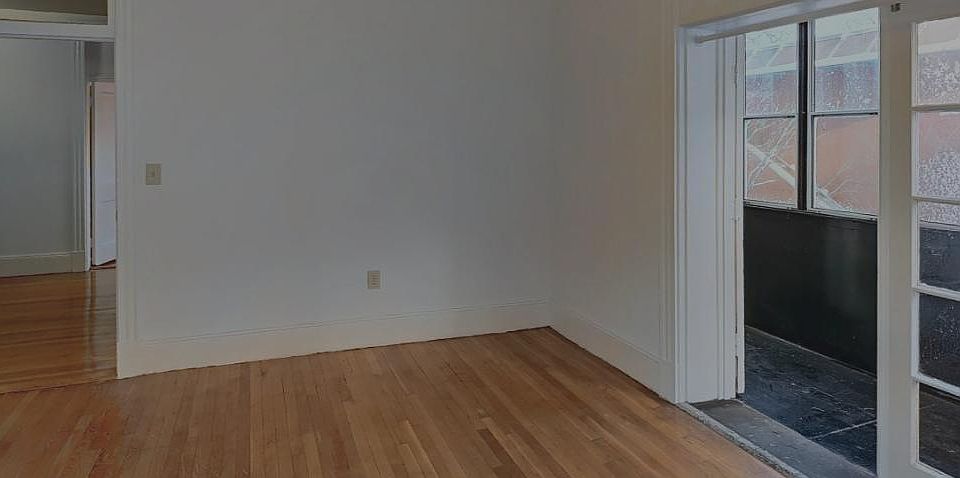 2nd image of 11-2 Tetlow St #23