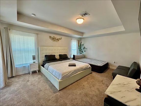 4th image of 206 Diplomat Pkwy E #1