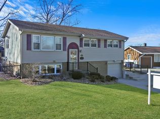 9133 S 89th Ave, Hickory Hills, IL
