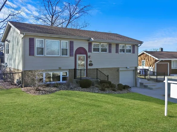 9133 S 89th Ave, Hickory Hills, IL 60457