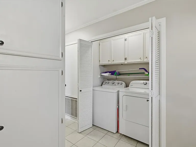 131 Cypress Dr — Photo 17