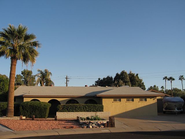 1st image of 2623 E Geneva Dr