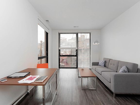 2nd image of 831 N Milwaukee Ave #312