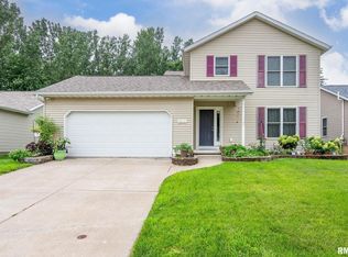 5312 Hillandale Rd, Davenport, IA 52806