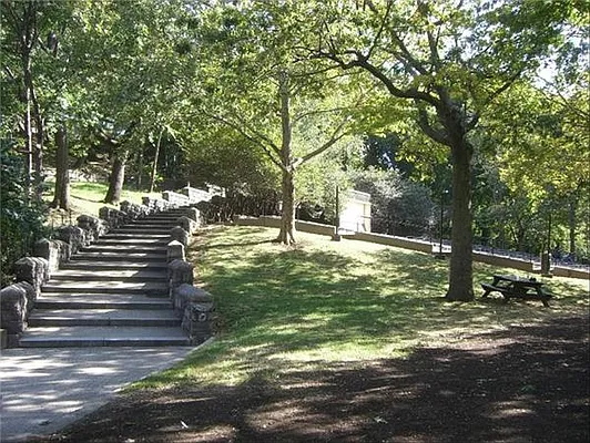 Sold by Lucien Perry | media 9