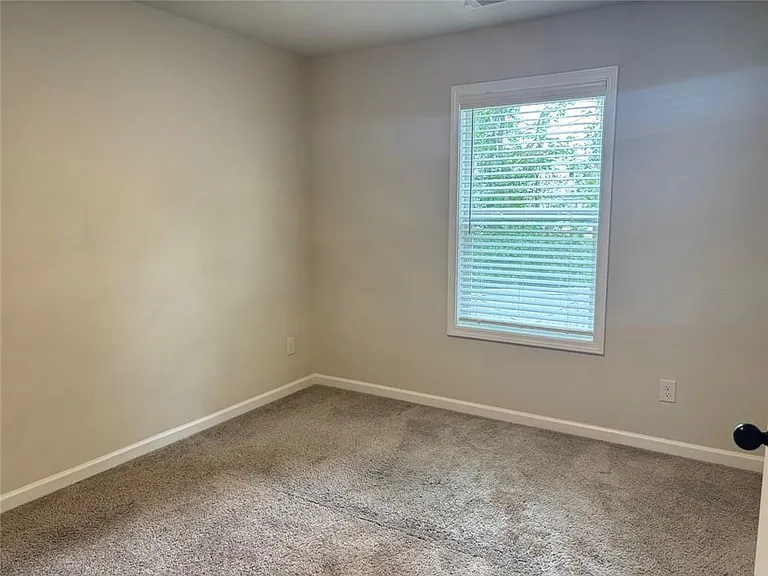 404 Fox Creek Dr — Photo 15