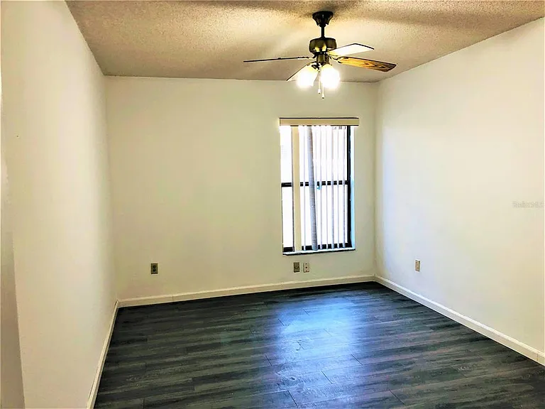 1005 Aviles Ct — Photo 4