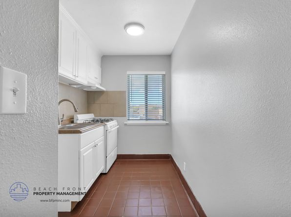 228 W Carson St #22