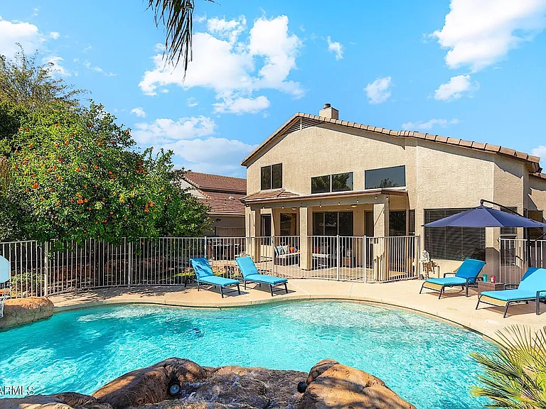 1125 E Irma Ln — Photo 50