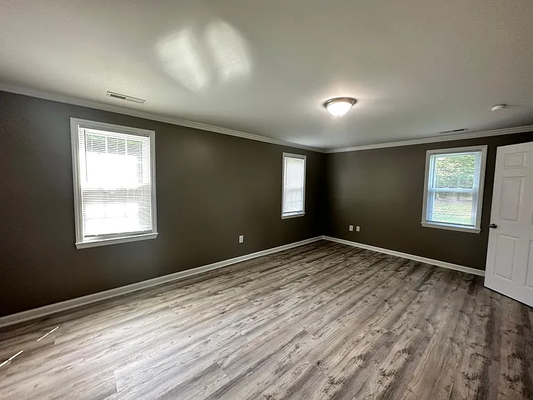 2461 W Clemmonsville Rd #B — Photo 10