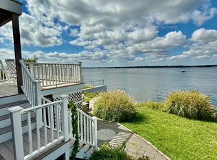 209 Terrace Ave, Riverside, RI 02915