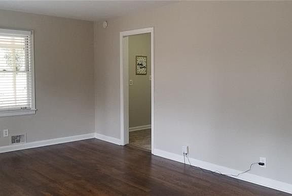5th image of 2128 Harolds Ln