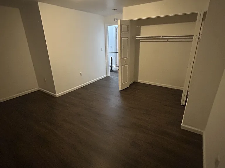 1433 Derry St — Photo 10