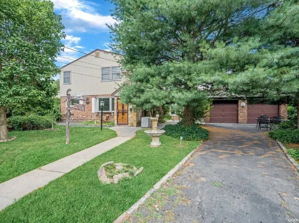 184 Elzey Avenue, Elmont, NY 11003