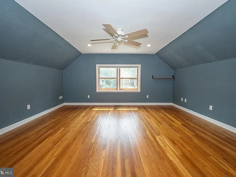 353 S Old Middletown Rd — Photo 20