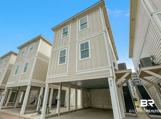 951 W Lagoon Ave, Gulf Shores, AL 36542