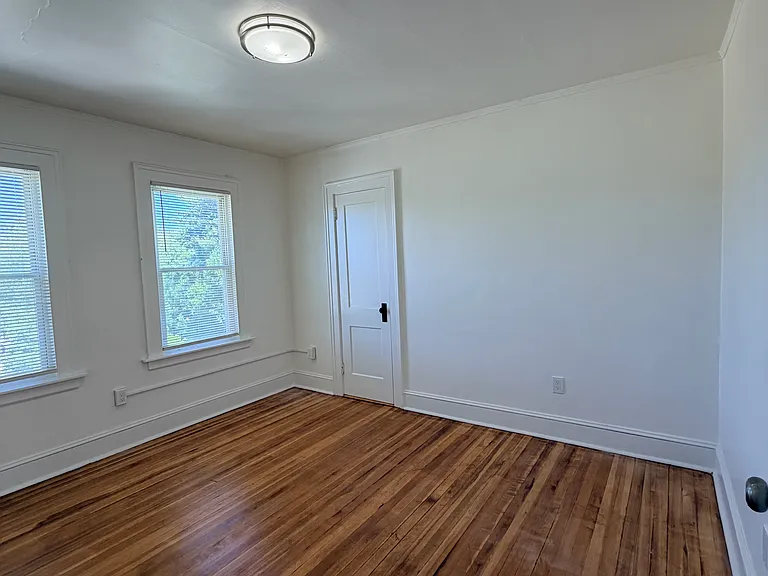 49 Henry St #3 — Photo 23