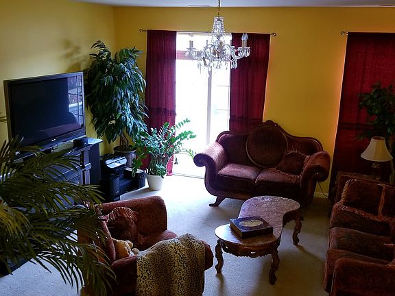 5th image of 10215 Camden Ln #E