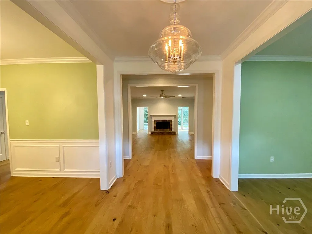 4 bed, 2.0 bath, 2511 sqft, $2,750 — Photo 2