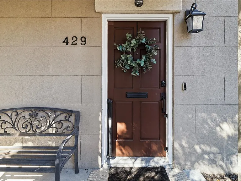 431 Montgomery St #A — Photo 5
