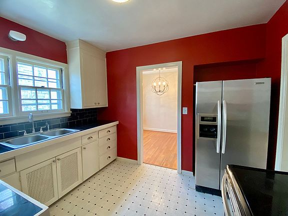 2nd image of 1825 Fairchild Ave #A