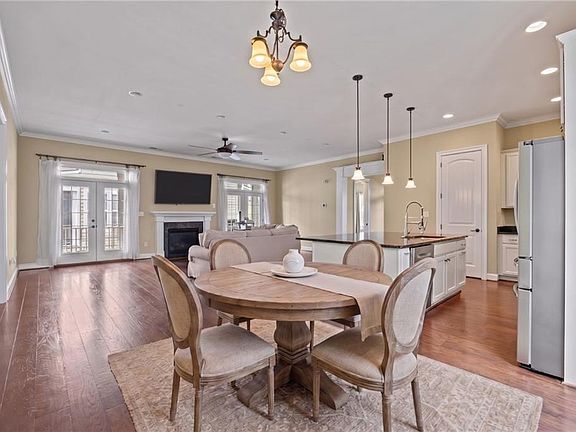4th image of 3313 Dodd Dr