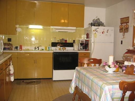 3rd image of 1304 Southlawn Dr