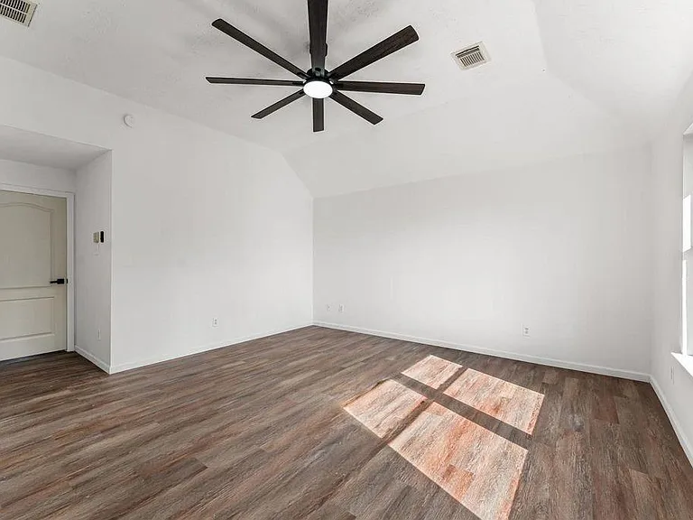 2830 Fern Hill Dr — Photo 16