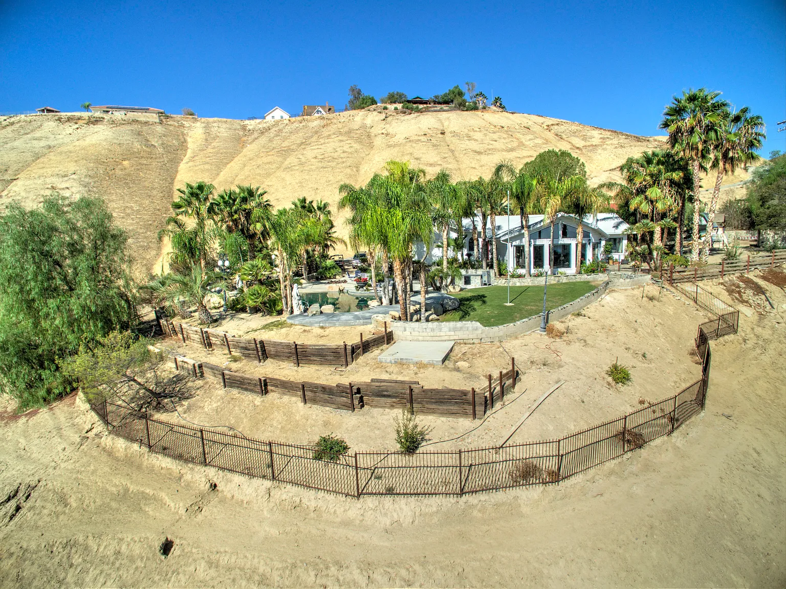 10700 Creekside Dr photo 1