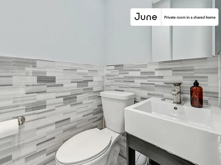 225 W 109th St #D — Photo 9