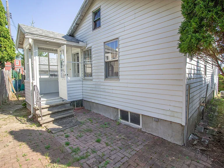 9 Spring Ave — Photo 17