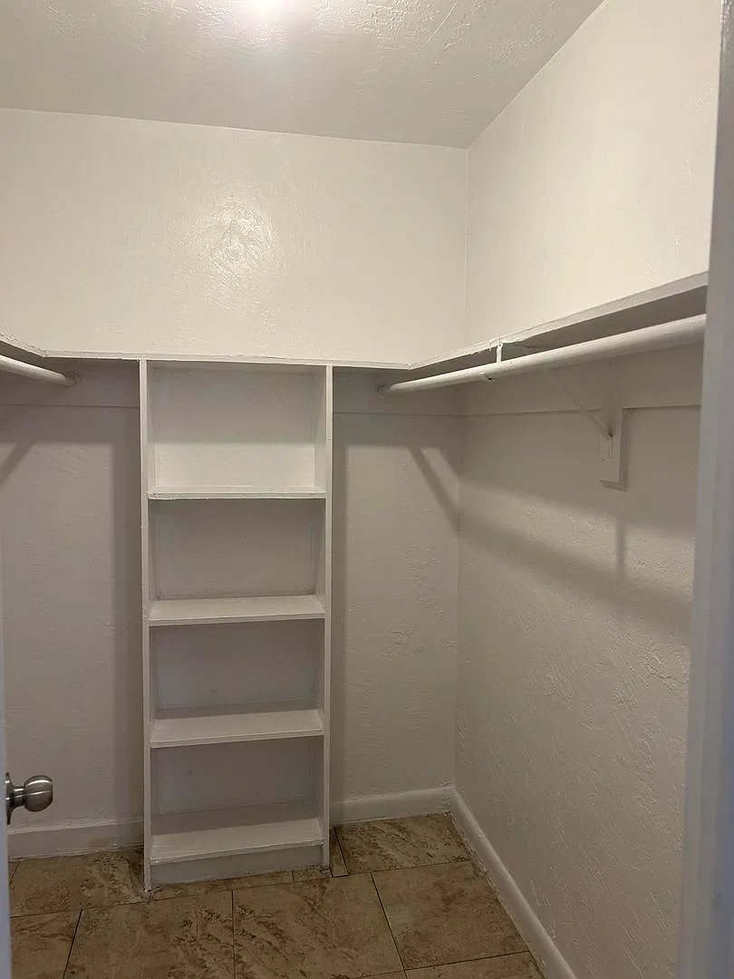 1 Bed / 1 Bath — Photo 4