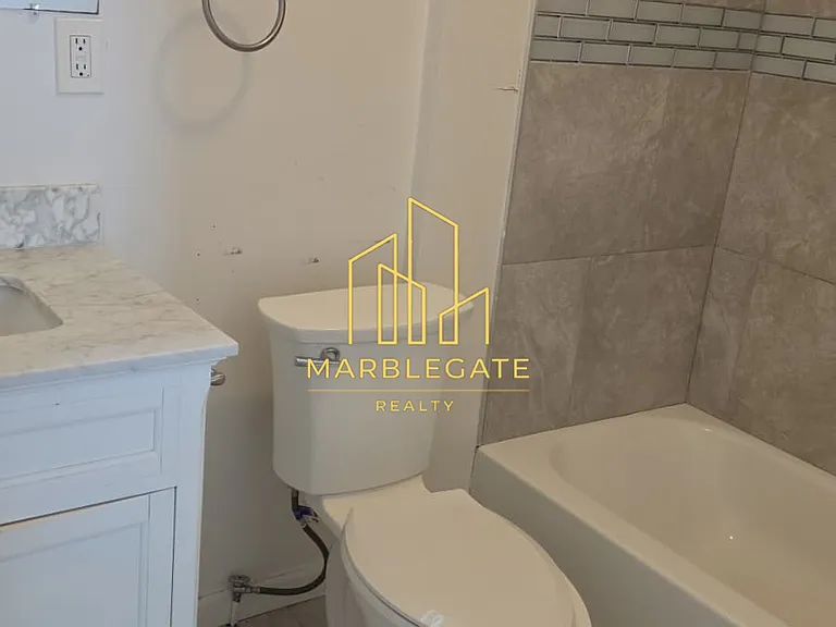 826 S 15th St #22L — Photo 5