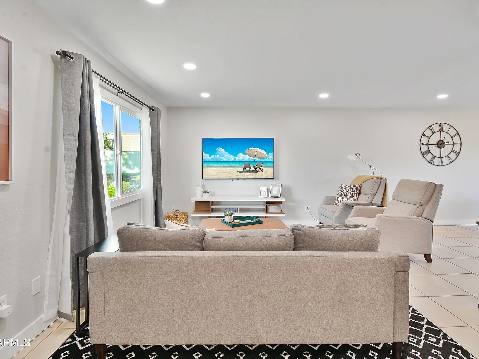 3 bed, 2.5 bath, 1344 sqft, $5,000 — Photo 3