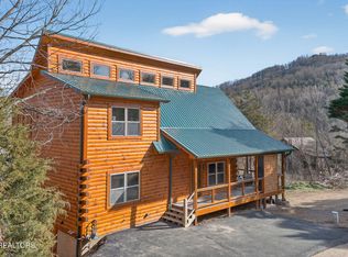 3138 White Falcon Way, Pigeon Forge, TN 37863
