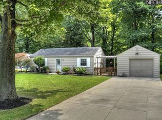 8631 Usher Rd, Olmsted Township, OH 44138