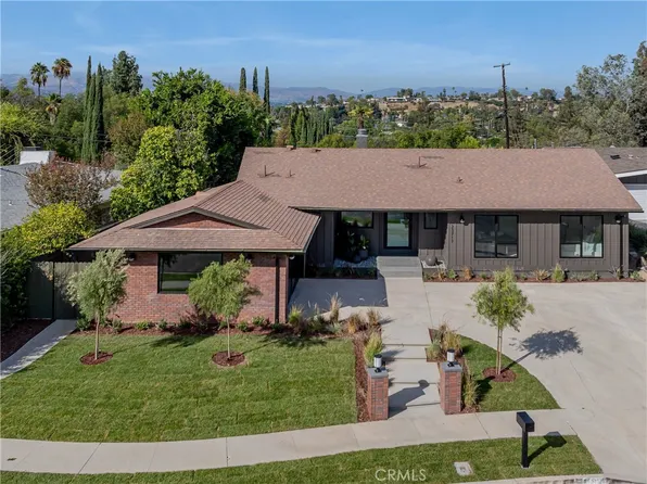 23717 Crosson Dr, Woodland Hills, CA 91367