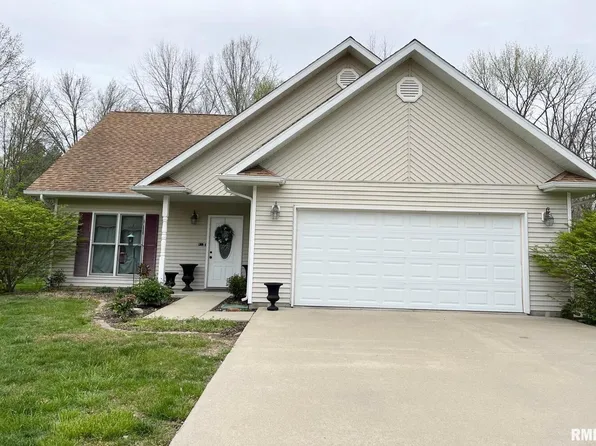 2114 W Meadow Ln, Carbondale, IL 62901