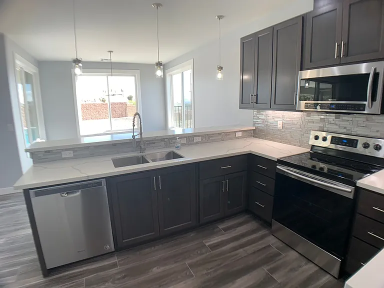 3050 Palisades Dr — Photo 6