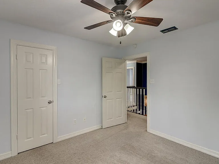 7810 Duchess St — Photo 37