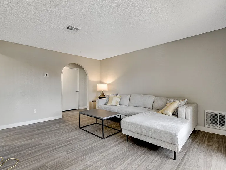Talesai Apartments — Photo 14