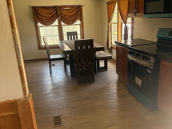 3rd image of 1347 Gnatty Branch Rd