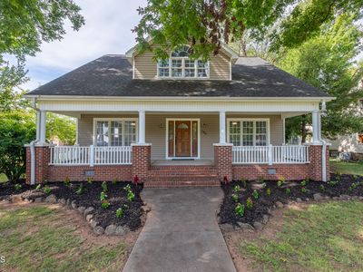 706 N Main St, Graham, NC, 27253