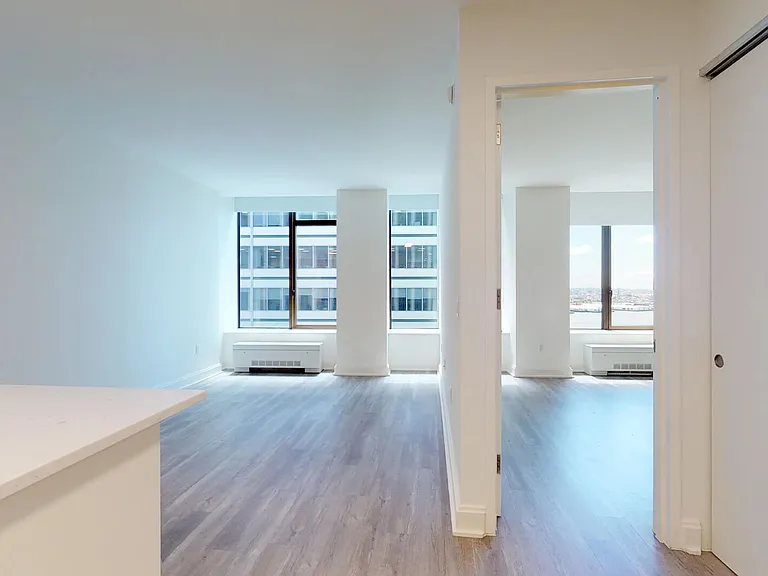 10 Hanover Square — Photo 190