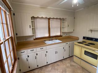 1135 Skyline Rdg, Bristol, VA 24201