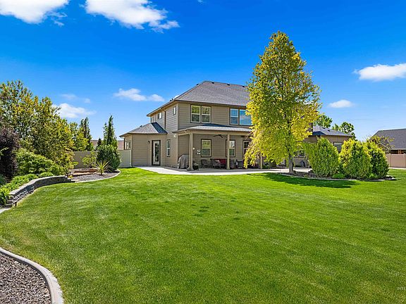 4th image of 8020 Upland Dr