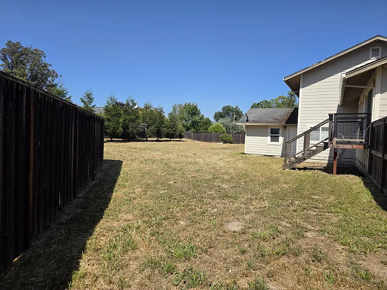 780 W Cotati Ave — Photo 41