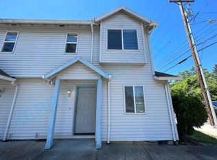 15514 SE Stark St, Portland, OR 97233
